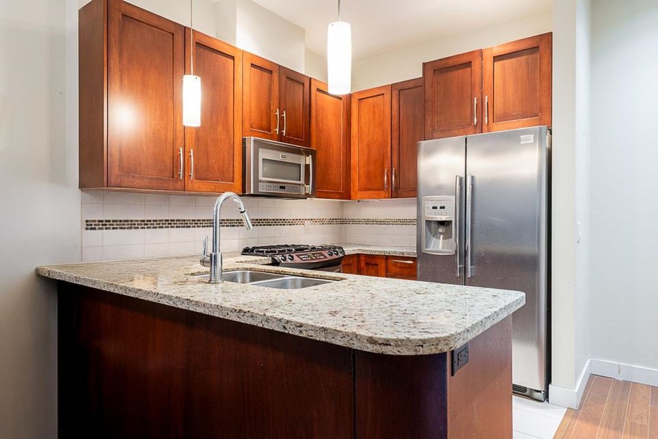 116-w-23rd-street-central-lonsdale-north-vancouver-06 at 107 - 116 W 23rd Street, Central Lonsdale, North Vancouver