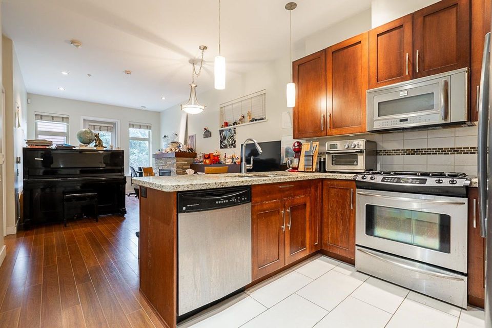 116-w-23rd-street-central-lonsdale-north-vancouver-17 at 107 - 116 W 23rd Street, Central Lonsdale, North Vancouver