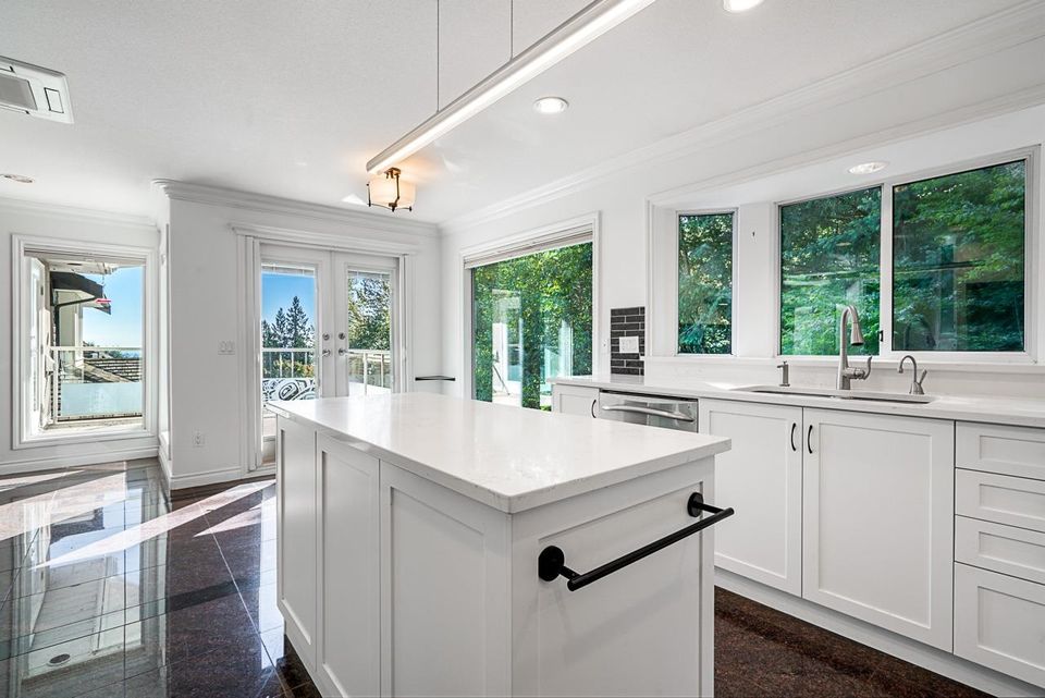 4275-st-pauls-avenue-upper-lonsdale-north-vancouver-08 at 4275 St. Pauls Avenue, Upper Lonsdale, North Vancouver