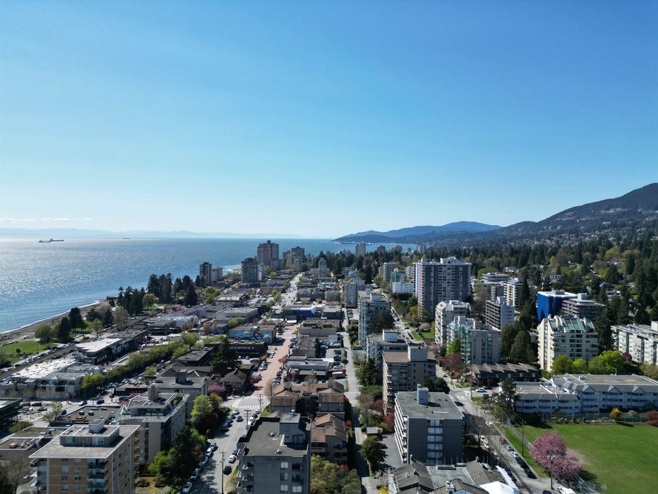 1295-clyde-avenue-ambleside-west-vancouver-37 at 1295 Clyde Avenue, Ambleside, West Vancouver