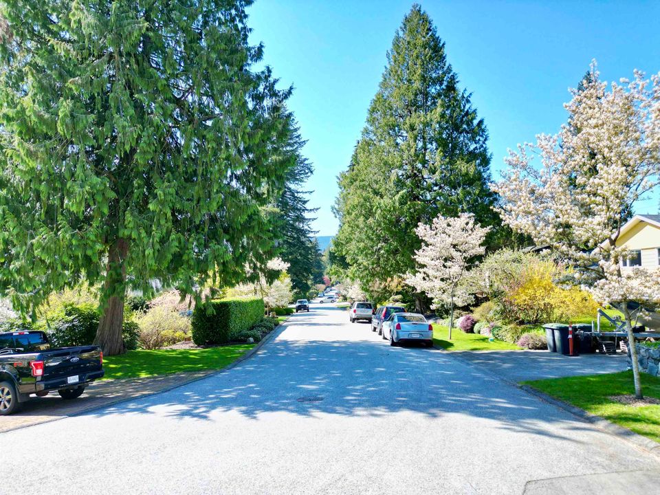 670-st-ives-crescent-delbrook-north-vancouver-38 at 670 St. Ives Crescent, Delbrook, North Vancouver