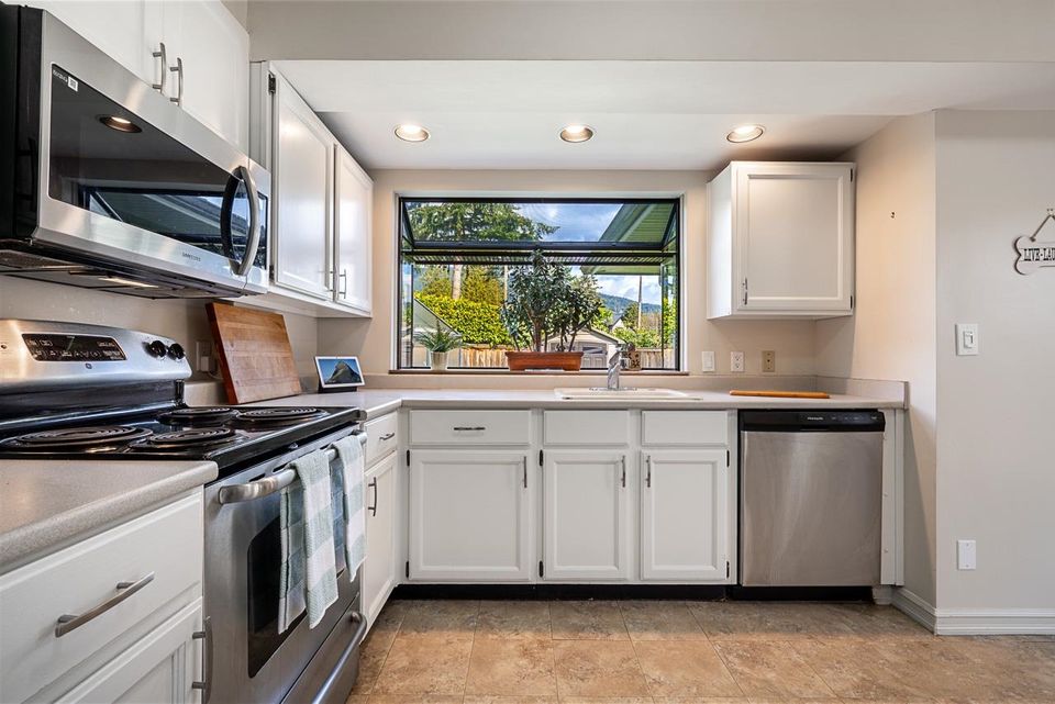 2940-colwood-drive-edgemont-north-vancouver-08 at 2940 Colwood Drive, Edgemont, North Vancouver