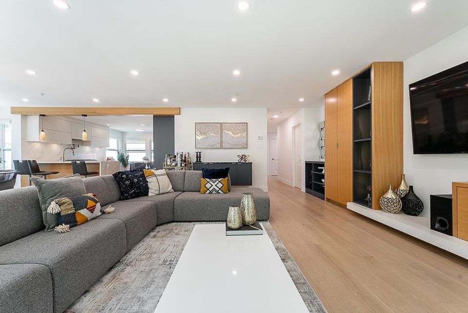 2425-edgemont-boulevard-mosquito-creek-north-vancouver-04 at 11 - 2425 Edgemont Boulevard, Mosquito Creek, North Vancouver