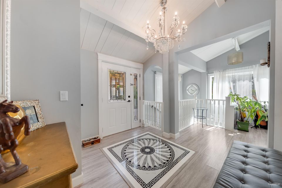 3870-emerald-drive-edgemont-north-vancouver-05 at 3870 Emerald Drive, Edgemont, North Vancouver