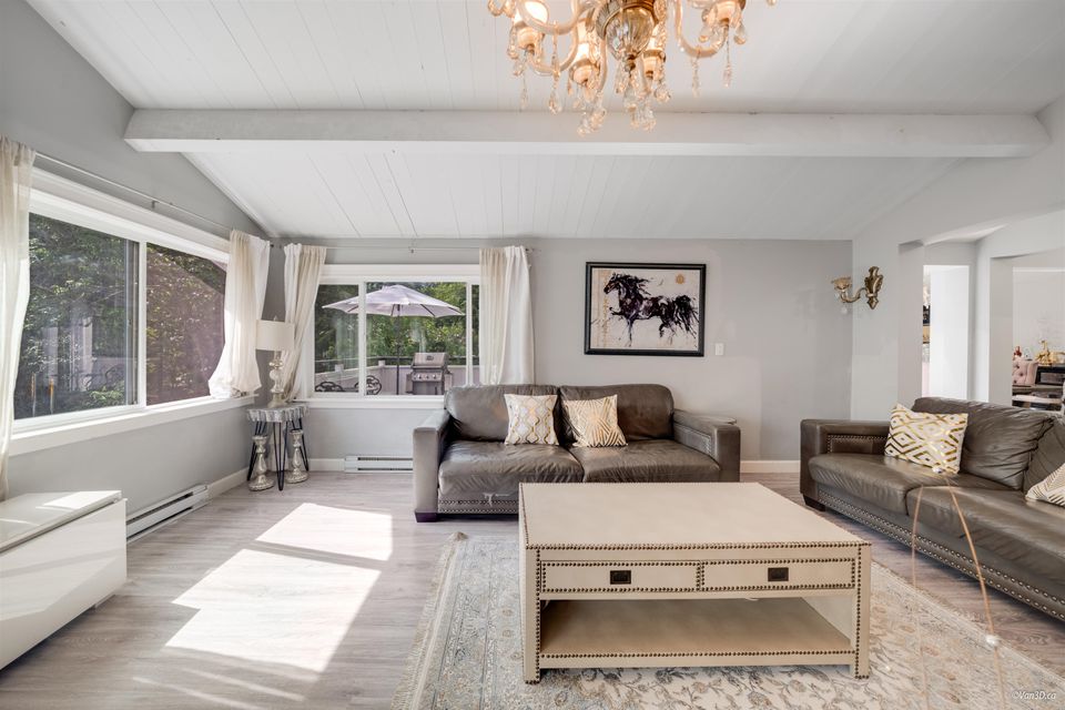 3870-emerald-drive-edgemont-north-vancouver-06 at 3870 Emerald Drive, Edgemont, North Vancouver