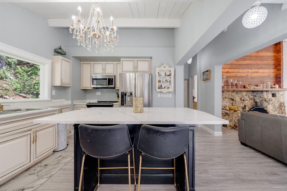 3870-emerald-drive-edgemont-north-vancouver-09 at 3870 Emerald Drive, Edgemont, North Vancouver