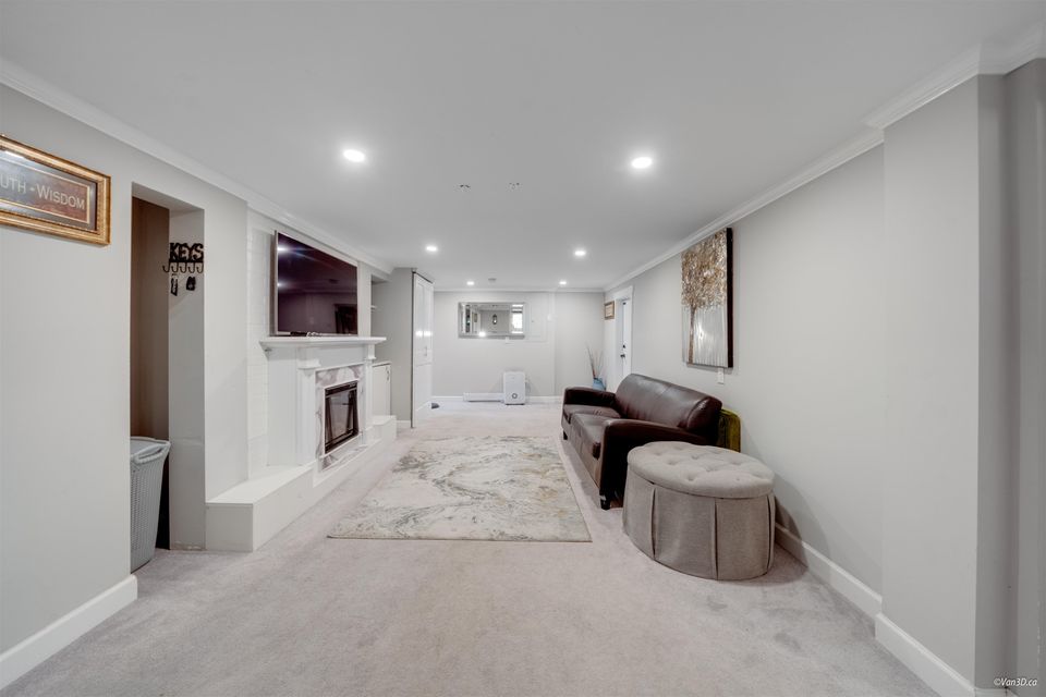 3870-emerald-drive-edgemont-north-vancouver-24 at 3870 Emerald Drive, Edgemont, North Vancouver