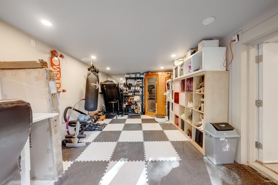 3870-emerald-drive-edgemont-north-vancouver-37 at 3870 Emerald Drive, Edgemont, North Vancouver