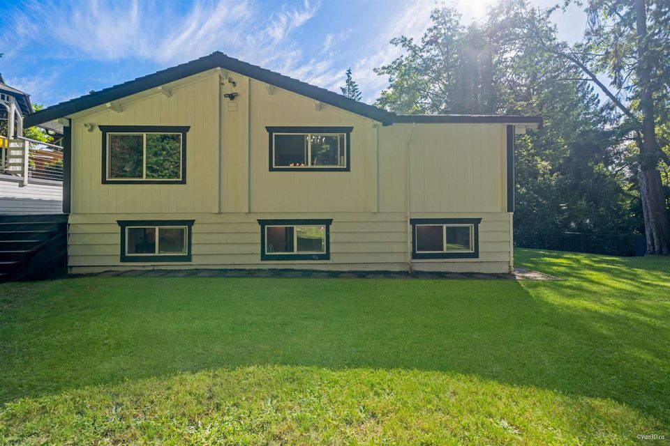 3870-emerald-drive-edgemont-north-vancouver-39 at 3870 Emerald Drive, Edgemont, North Vancouver