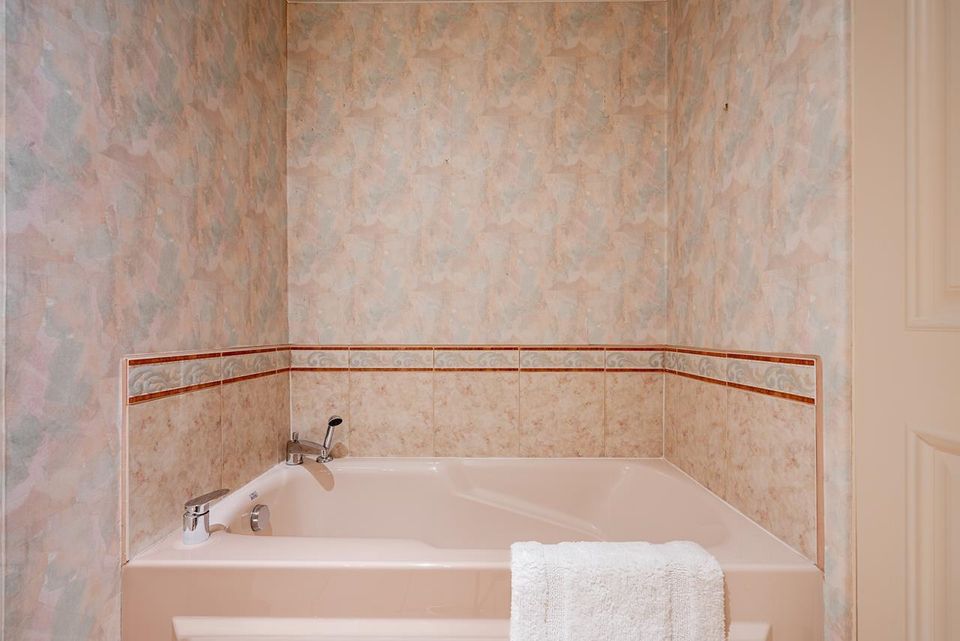 4695-mapleridge-drive-canyon-heights-nv-north-vancouver-20 at 4695 Mapleridge Drive, Canyon Heights NV, North Vancouver