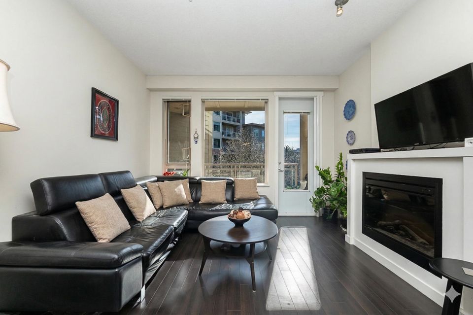 159-w-22nd-street-central-lonsdale-north-vancouver-04 at 311 - 159 W 22nd Street, Central Lonsdale, North Vancouver