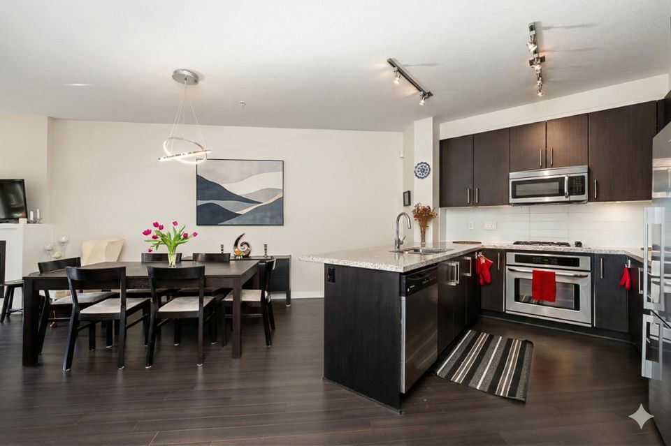 159-w-22nd-street-central-lonsdale-north-vancouver-07 at 311 - 159 W 22nd Street, Central Lonsdale, North Vancouver