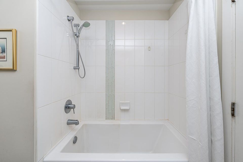 159-w-22nd-street-central-lonsdale-north-vancouver-11 at 311 - 159 W 22nd Street, Central Lonsdale, North Vancouver