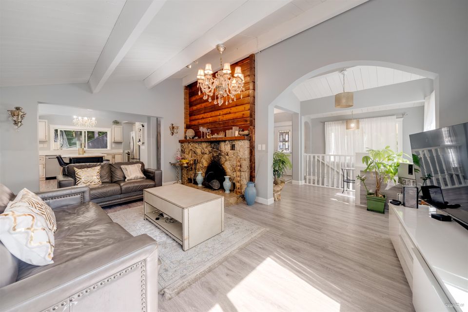 3870-emerald-drive-edgemont-north-vancouver-07 at 3870 Emerald Drive, Edgemont, North Vancouver