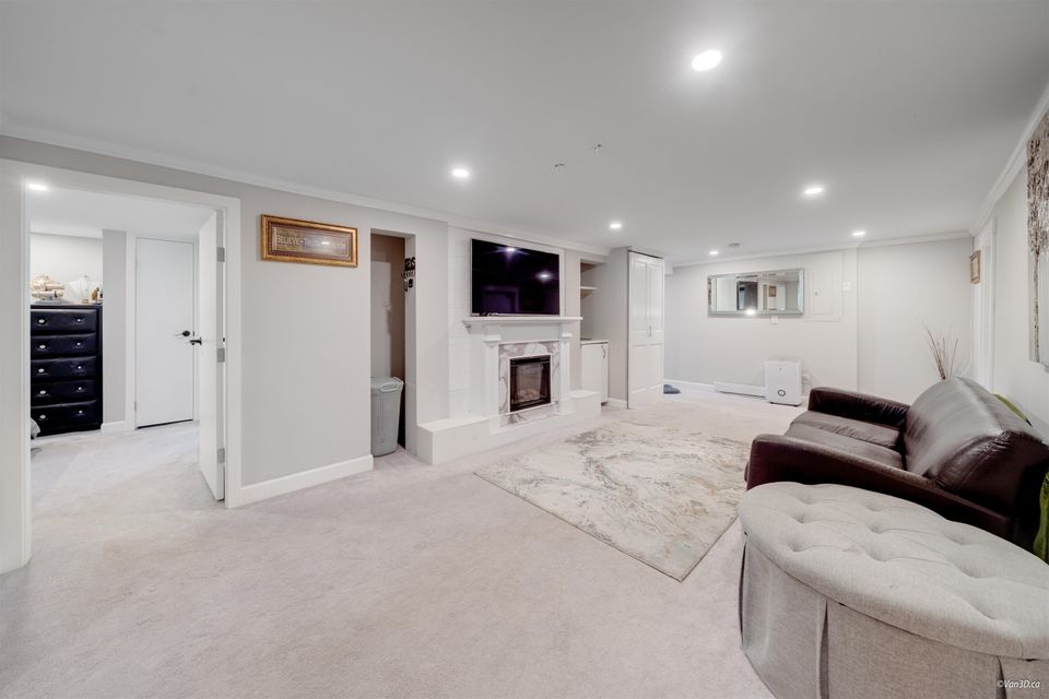 3870-emerald-drive-edgemont-north-vancouver-20 at 3870 Emerald Drive, Edgemont, North Vancouver