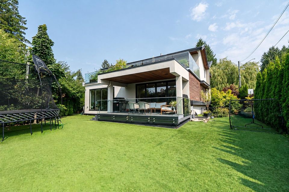 955-forest-hills-drive-edgemont-north-vancouver-17 at 955 Forest Hills Drive, Edgemont, North Vancouver