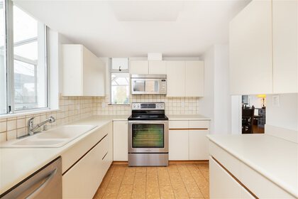 1819-bellevue-avenue-ambleside-west-vancouver-06 at 200 - 1819 Bellevue Avenue, Ambleside, West Vancouver