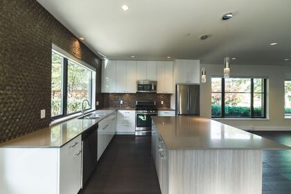kitchen-living-room at 897 W King Edward, Vancouver West