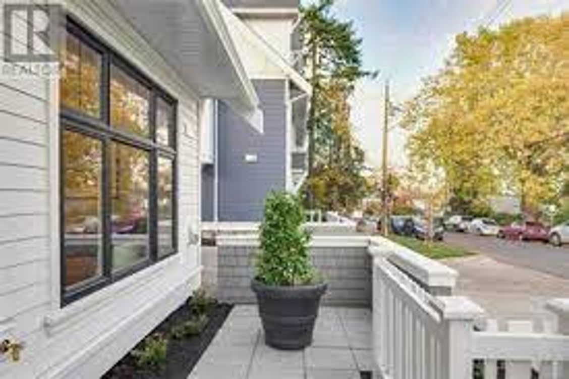 unknown-3 at 3 - 3080 Washington