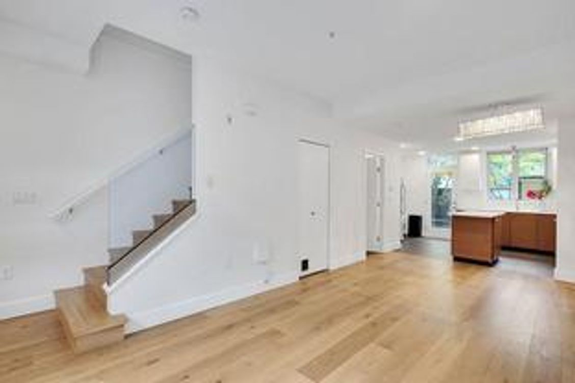 photo_server-6php at 33 - 728 14th Street