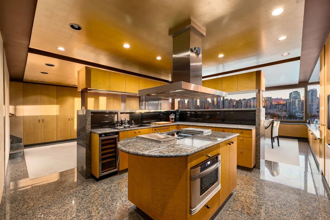 666-leg-in-boot-square-false-creek-vancouver-west-02 at 721 - 666 Leg In Boot Square, False Creek, Vancouver West