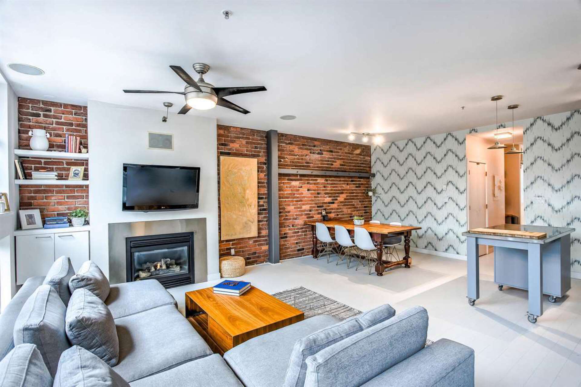 1072-hamilton-street-yaletown-vancouver-west-01