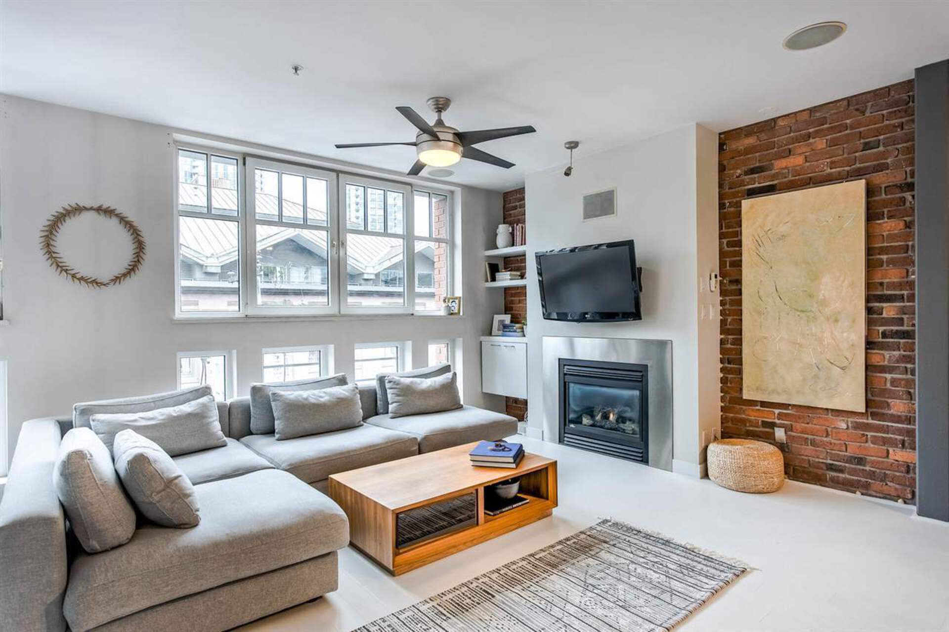 1072-hamilton-street-yaletown-vancouver-west-06