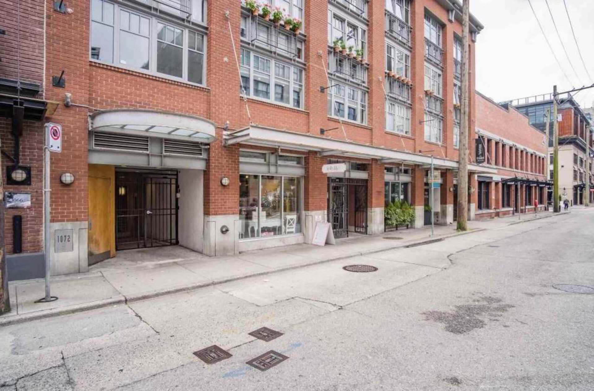 1072-hamilton-street-yaletown-vancouver-west-19
