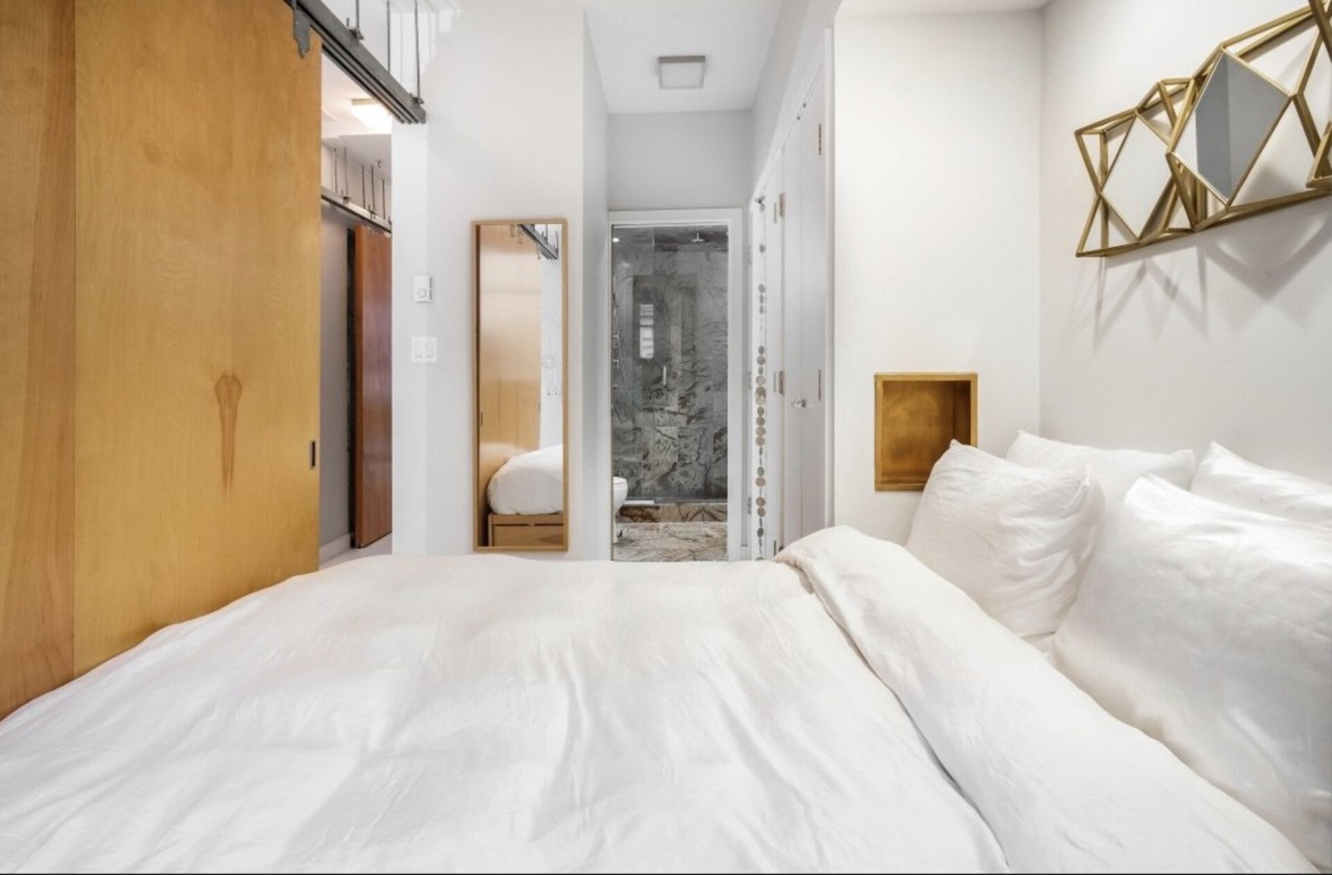 1072-hamilton-street-yaletown-vancouver-west-21