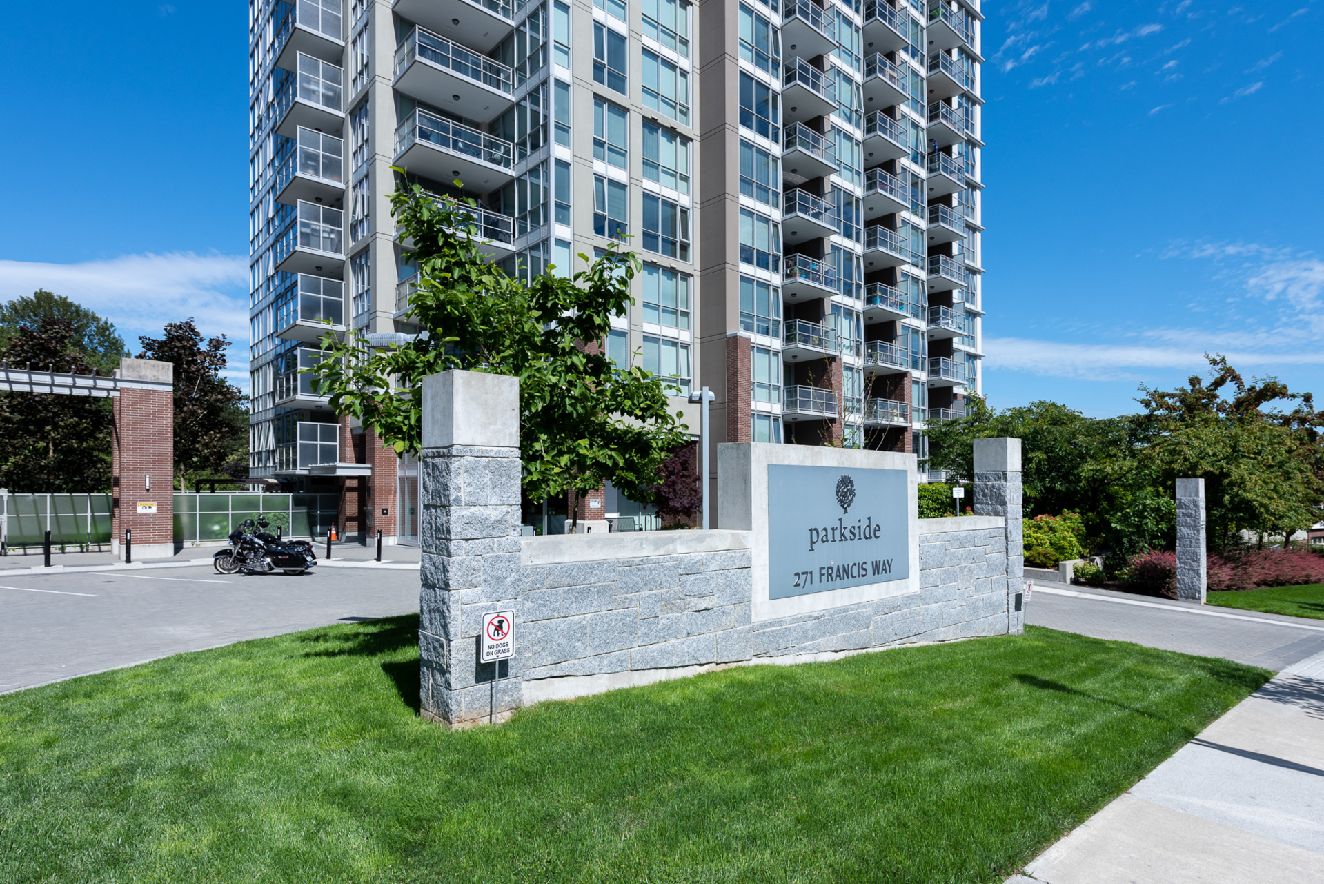 2509-271-francis-way-new-westminster-360hometours-02s
