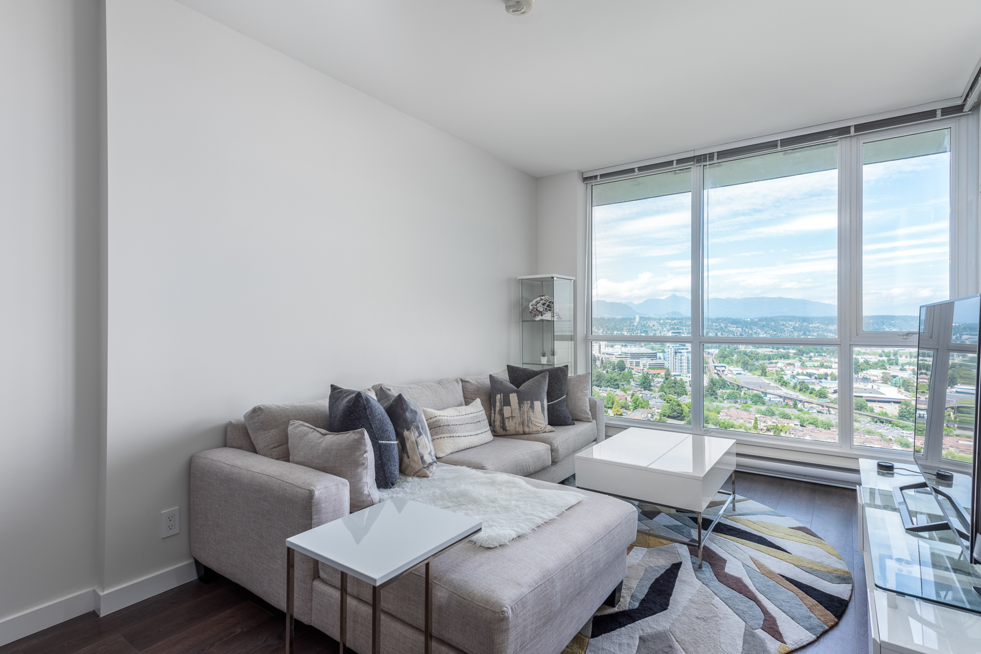 2509-271-francis-way-new-westminster-360hometours-04s