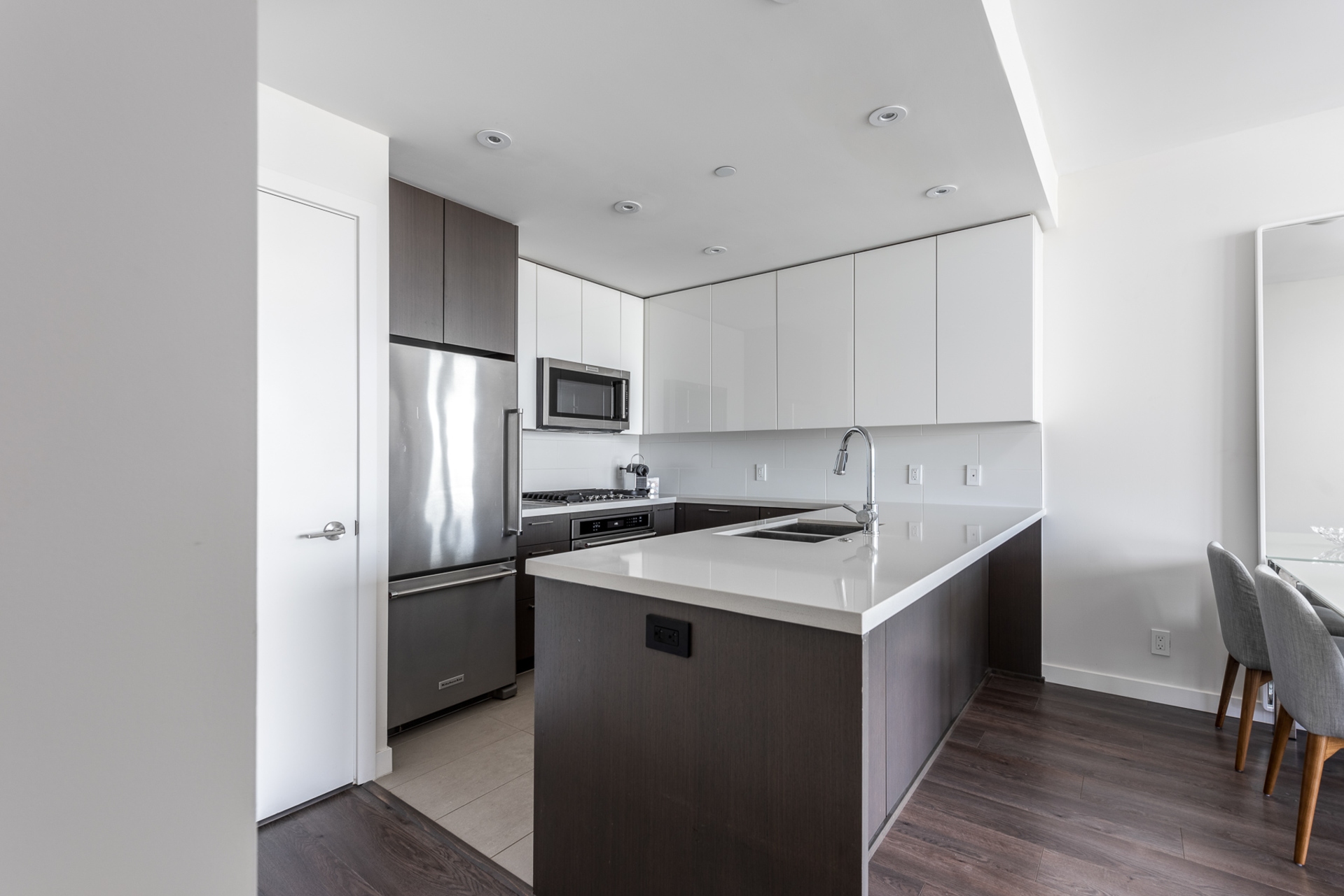 2509-271-francis-way-new-westminster-360hometours-07s