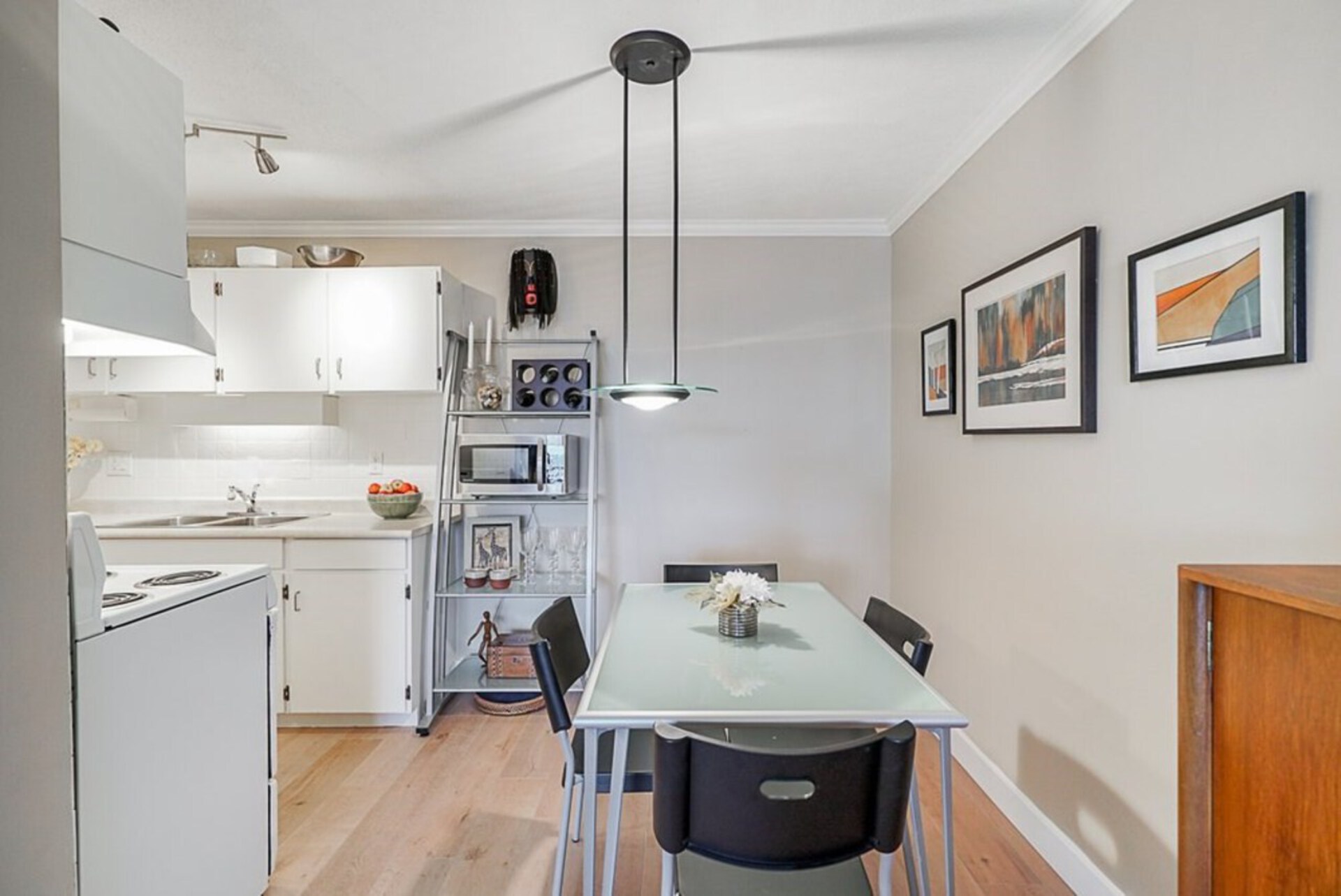 206 - 155 E 5th Street, Lower Lonsdale, North Vancouver 2