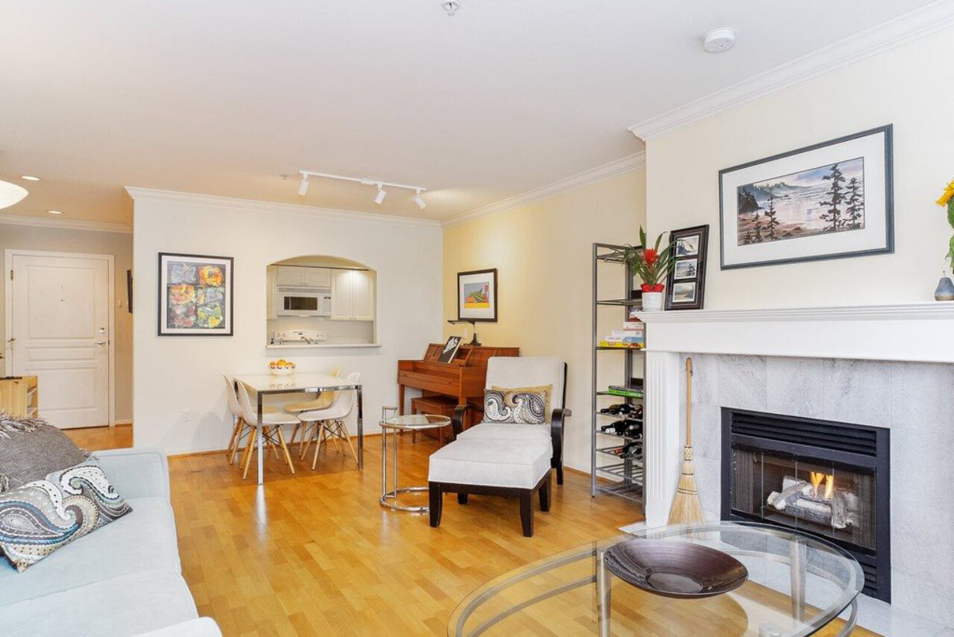 1145-e-29th-street-lynn-valley-north-vancouver-05