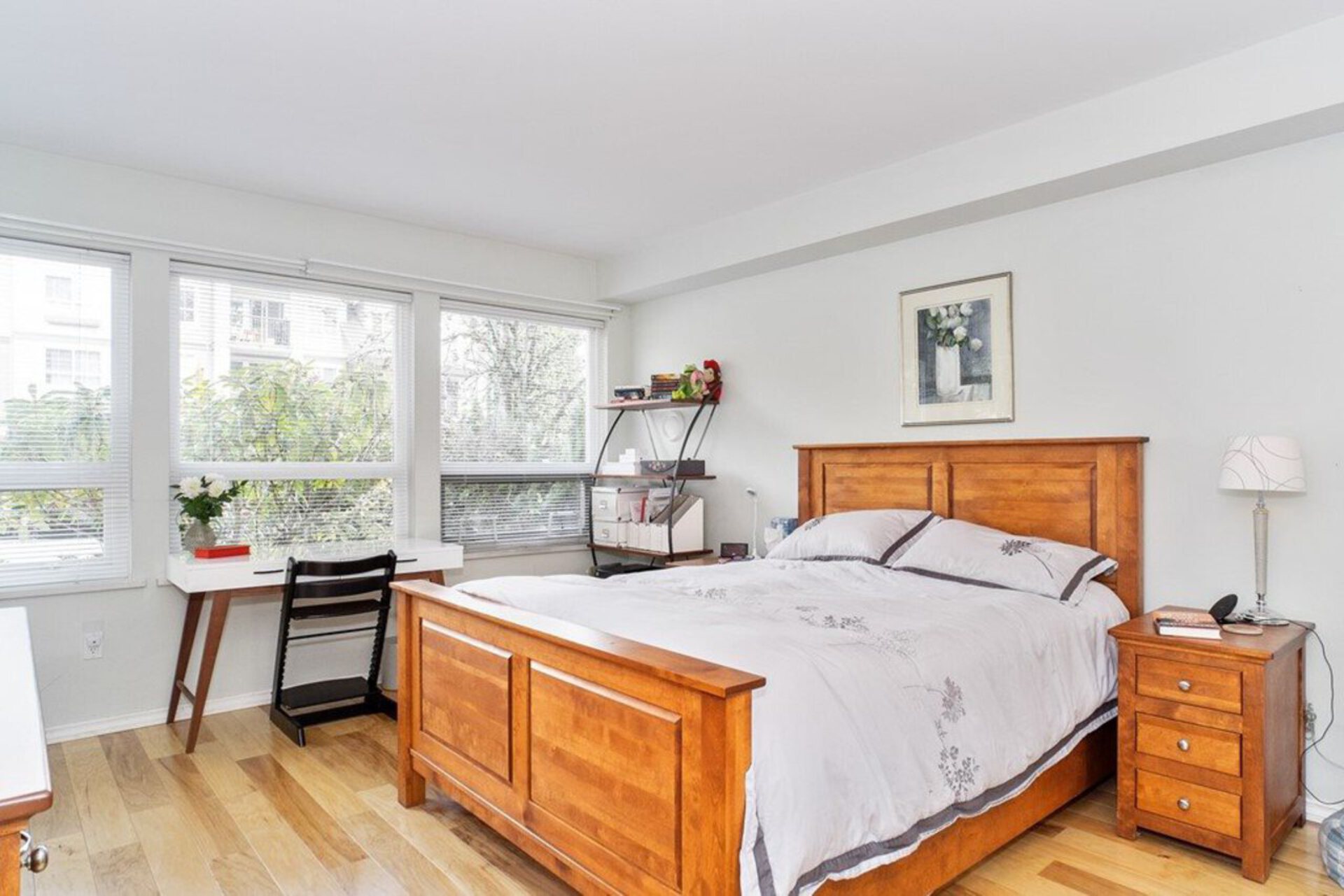 1145-e-29th-street-lynn-valley-north-vancouver-11