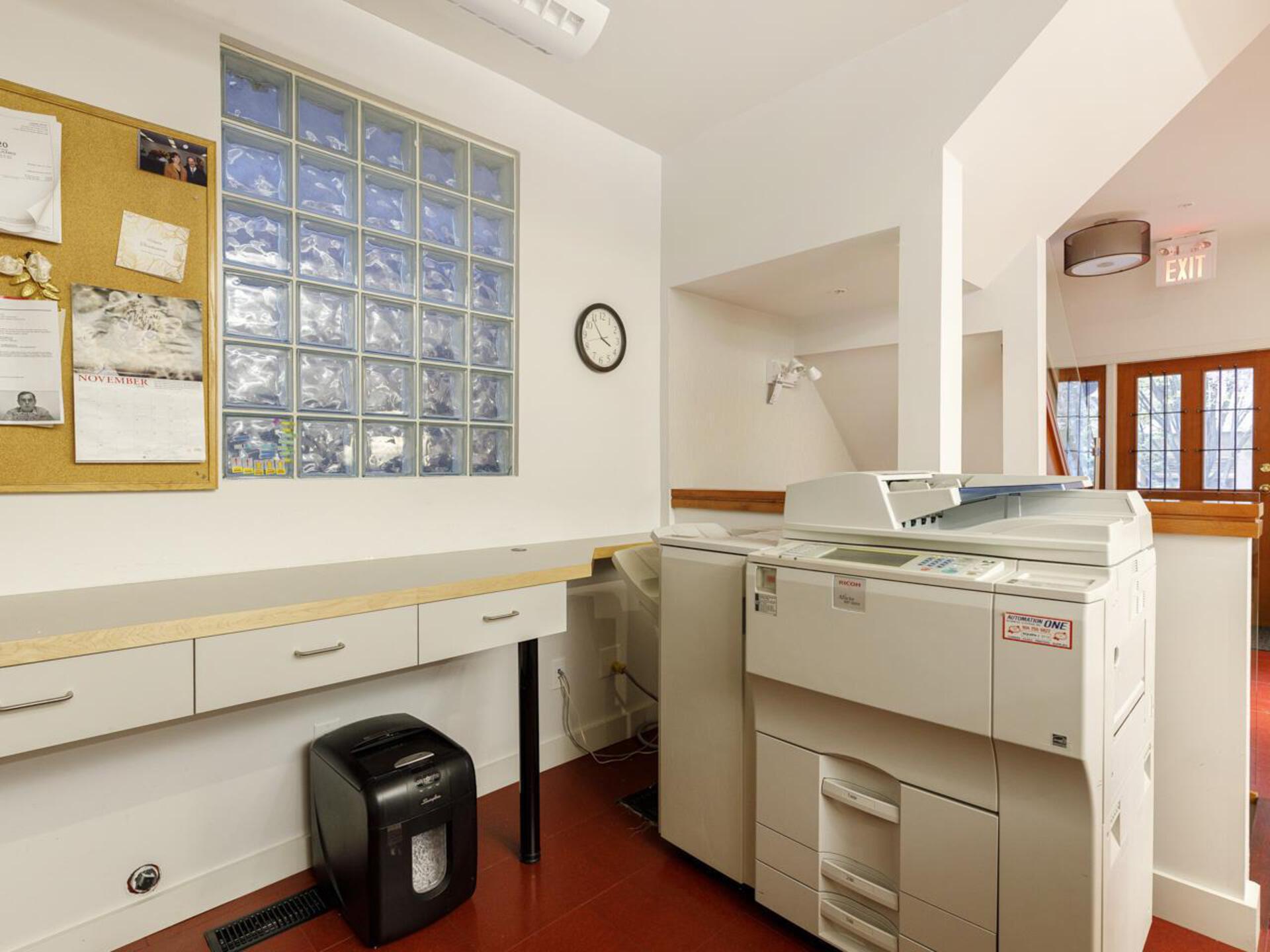 439-helmcken-street-yaletown-vancouver-west-11