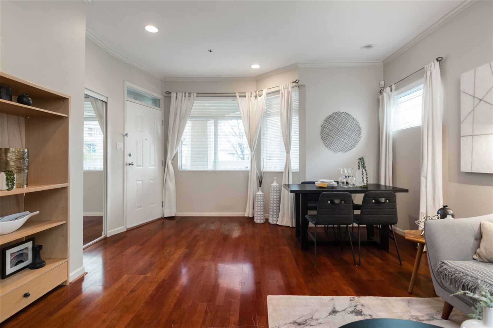 2568-w-5th-avenue-kitsilano-vancouver-west-08