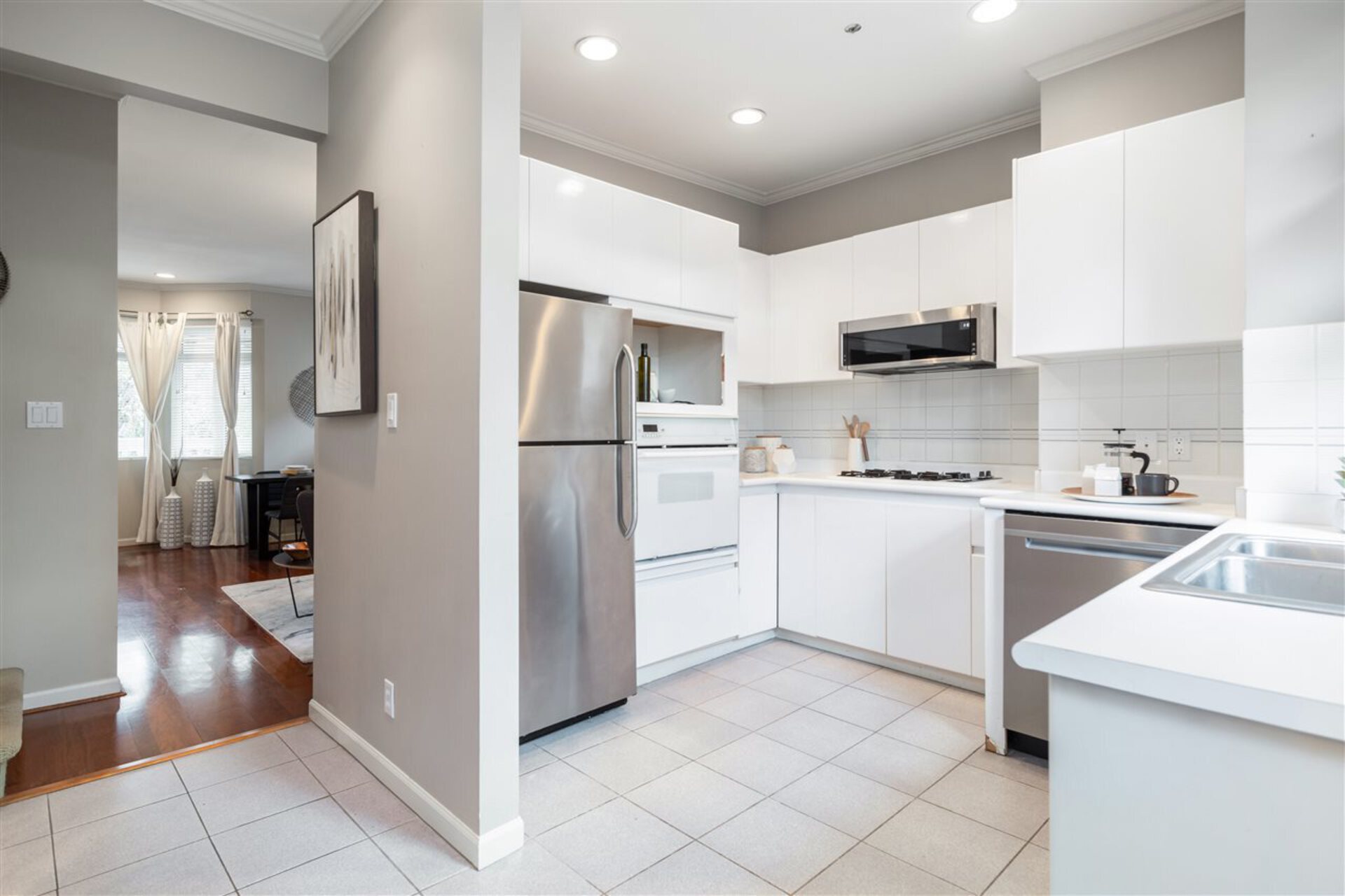 2568-w-5th-avenue-kitsilano-vancouver-west-10