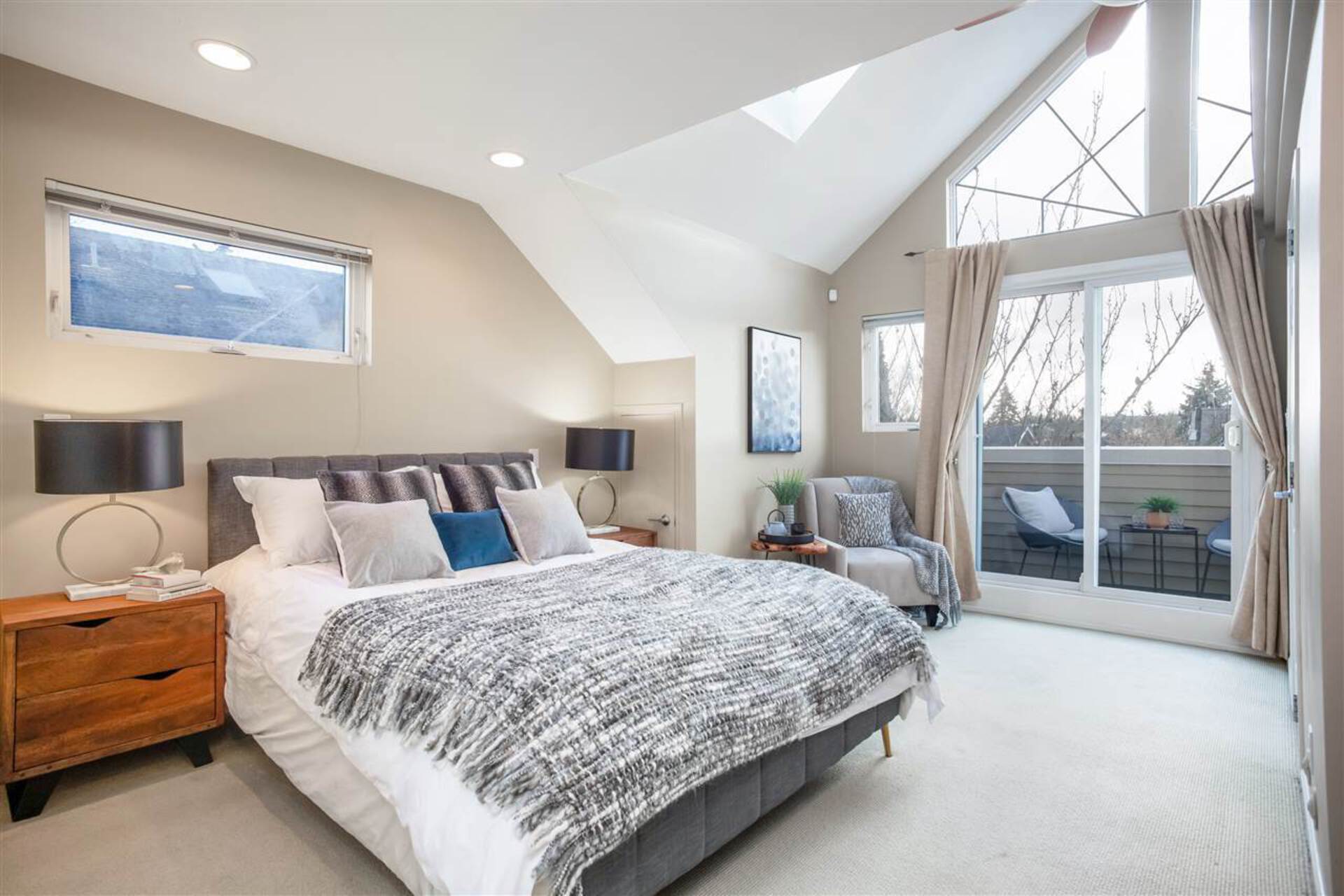 2568-w-5th-avenue-kitsilano-vancouver-west-14