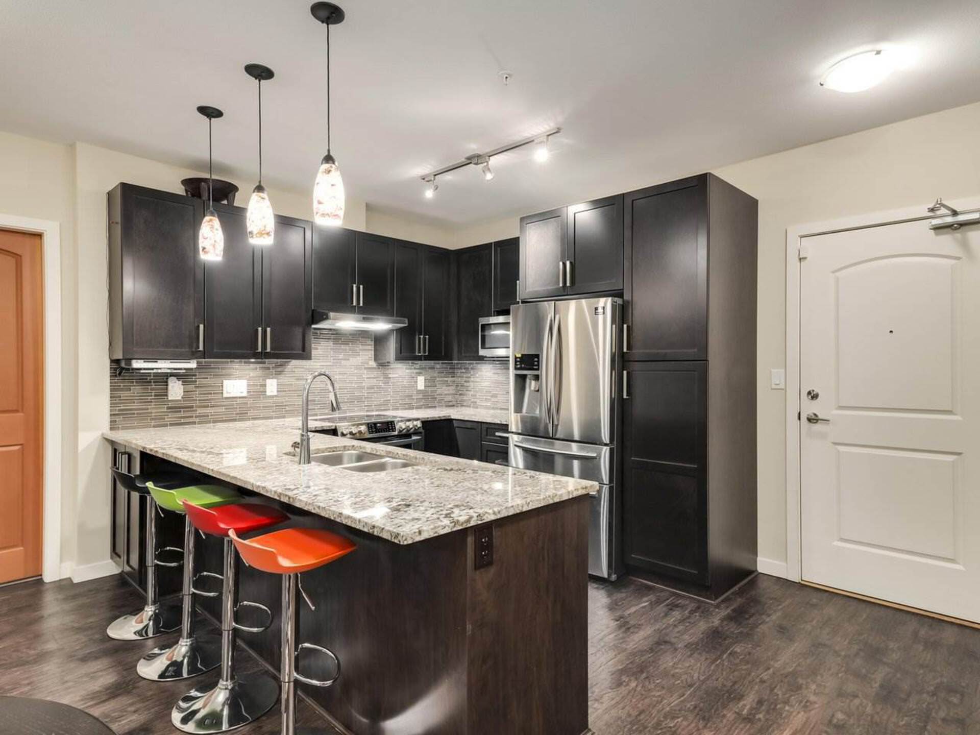 6480-194-street-clayton-cloverdale-02