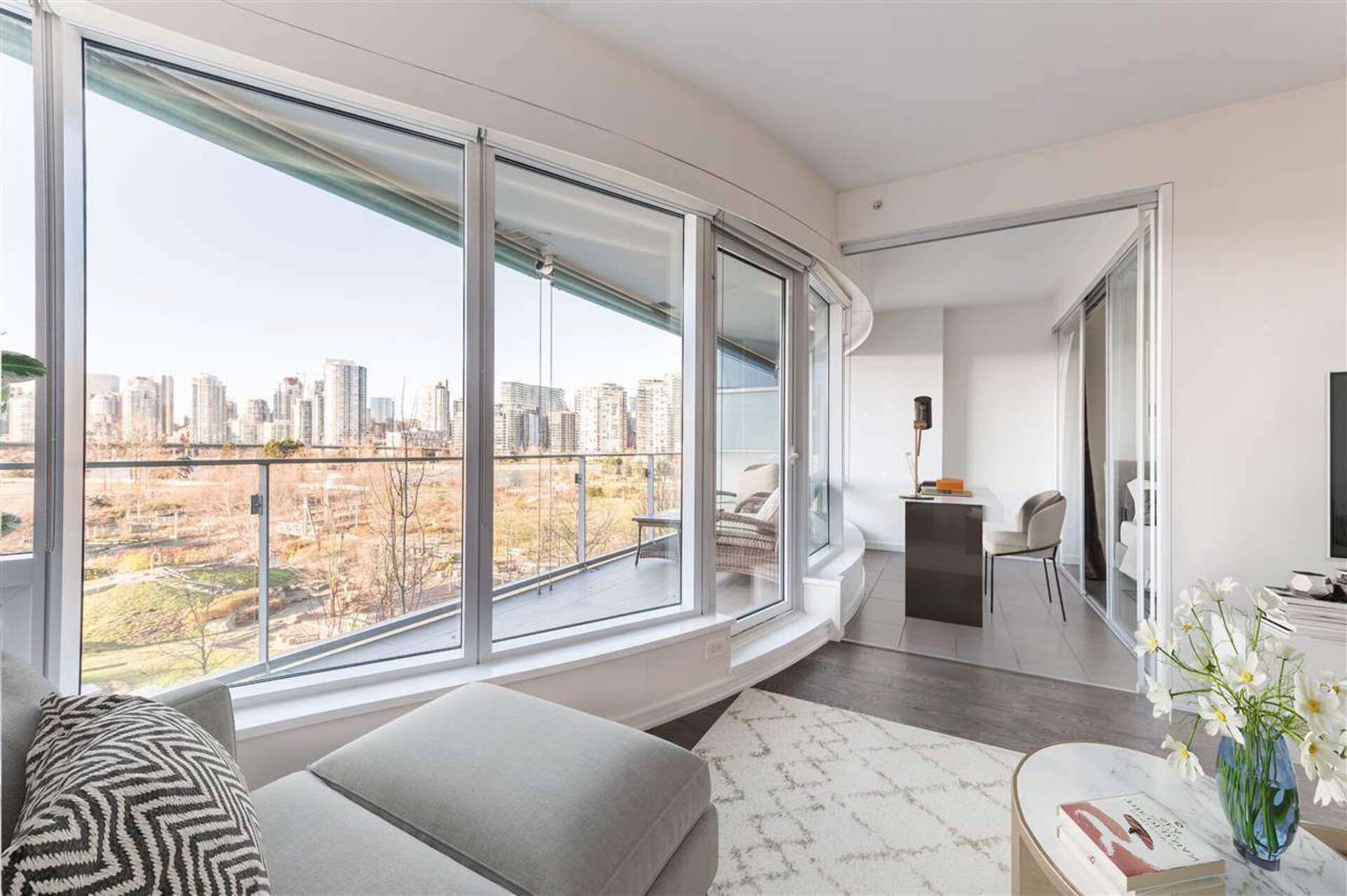 181-w-1st-avenue-false-creek-vancouver-west-05