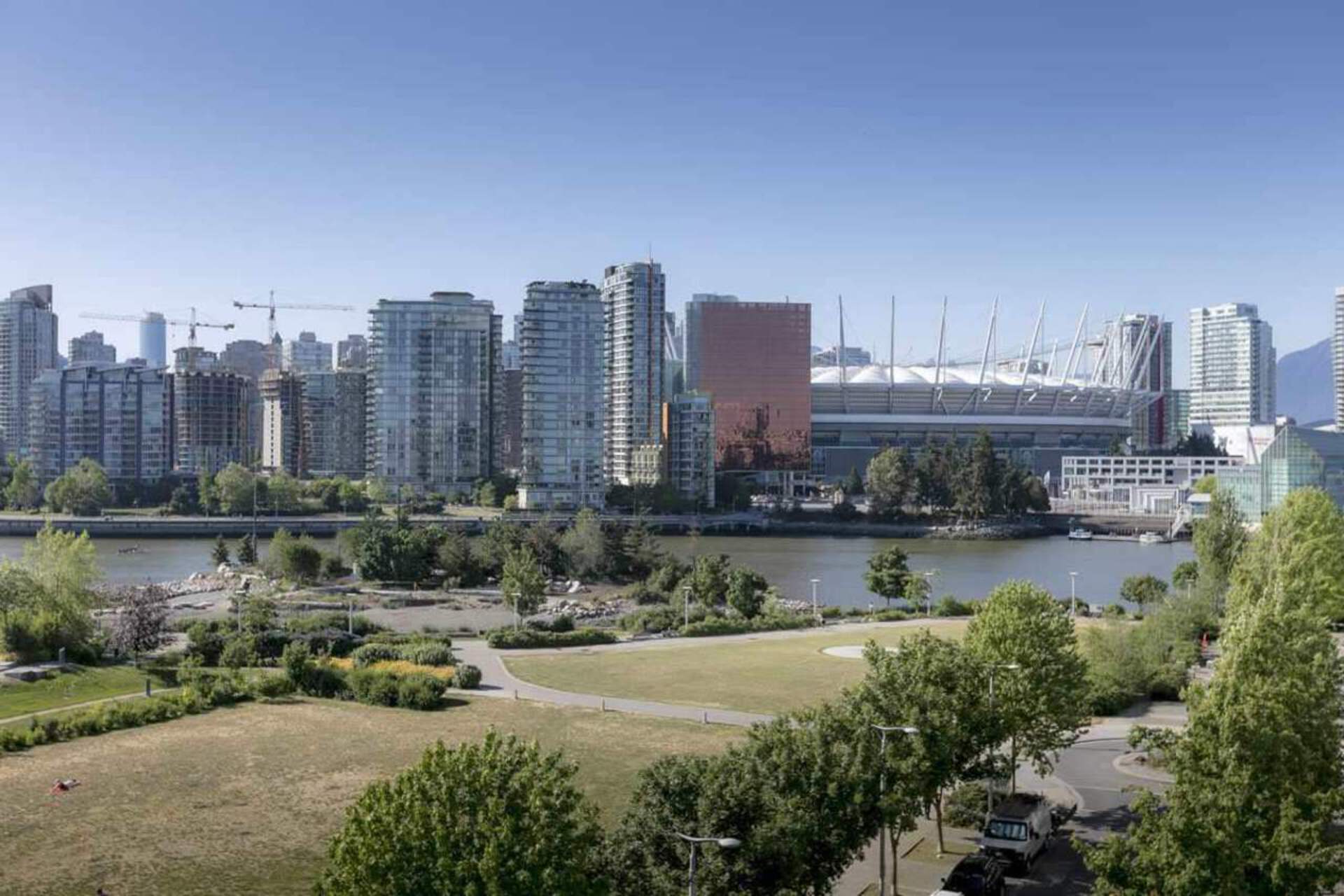 181-w-1st-avenue-false-creek-vancouver-west-09