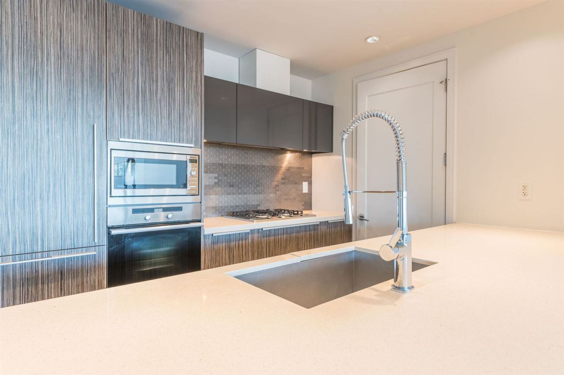 181-w-1st-avenue-false-creek-vancouver-west-13