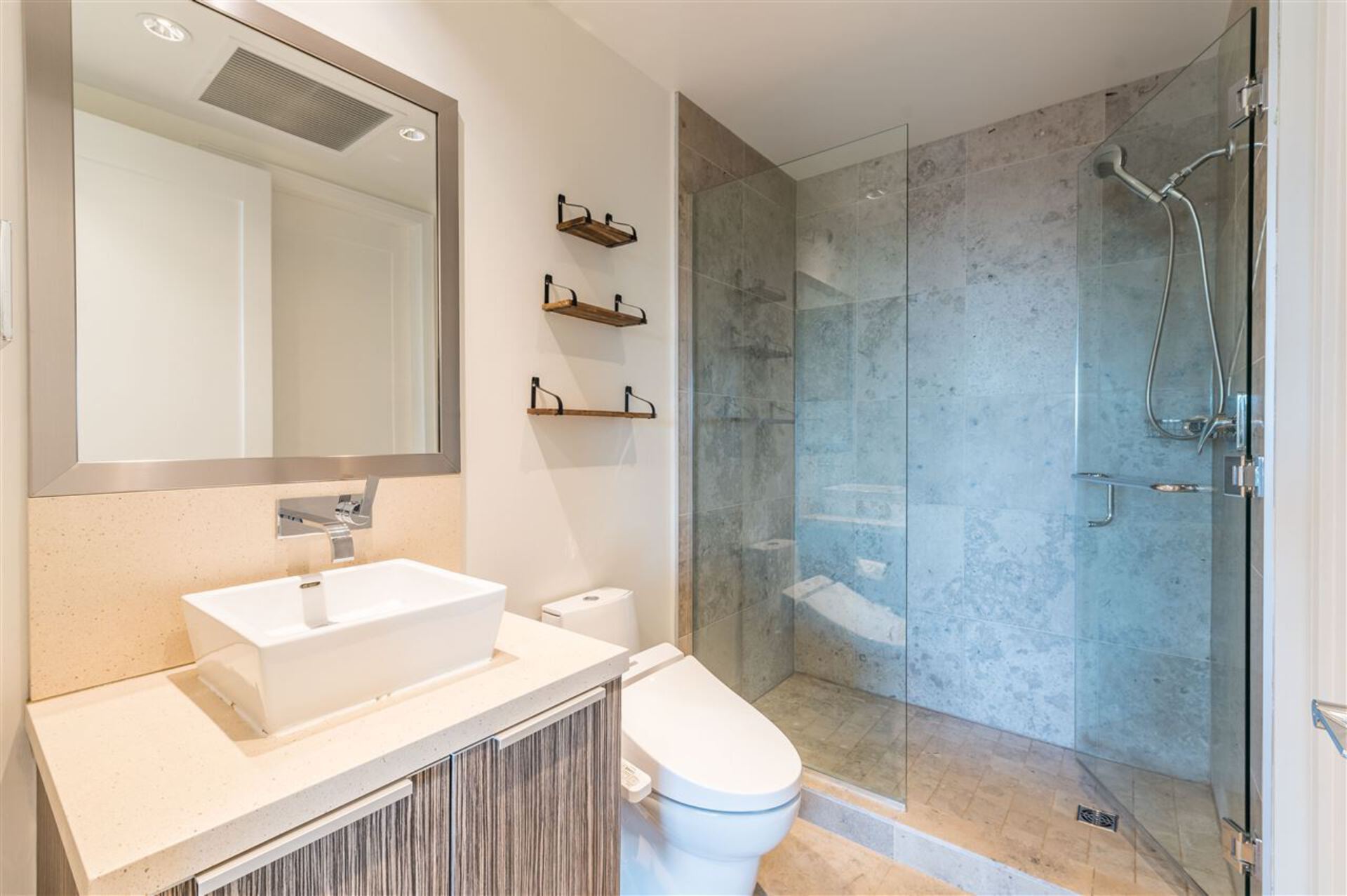 181-w-1st-avenue-false-creek-vancouver-west-24