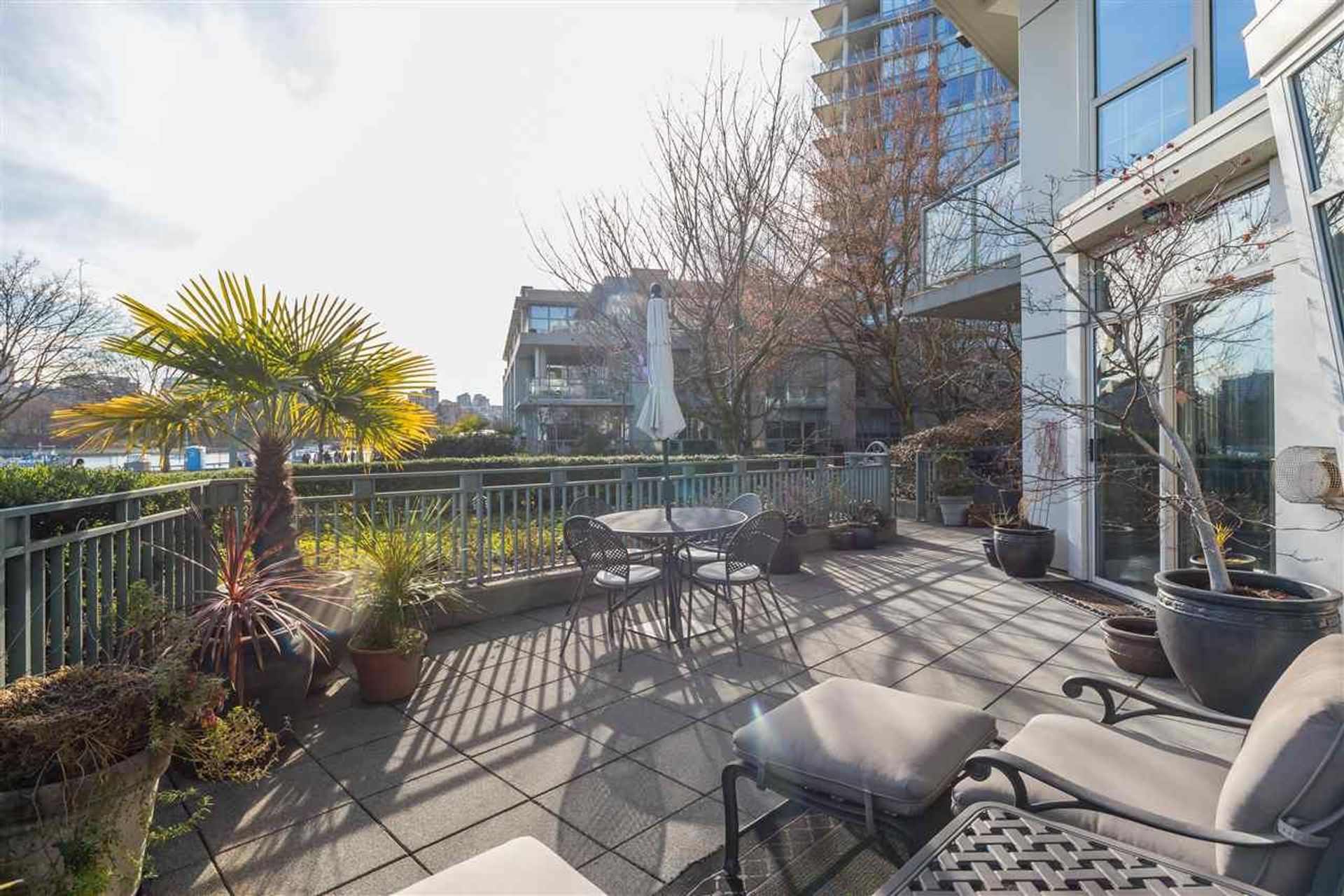 1288-marinaside-crescent-yaletown-vancouver-west-02