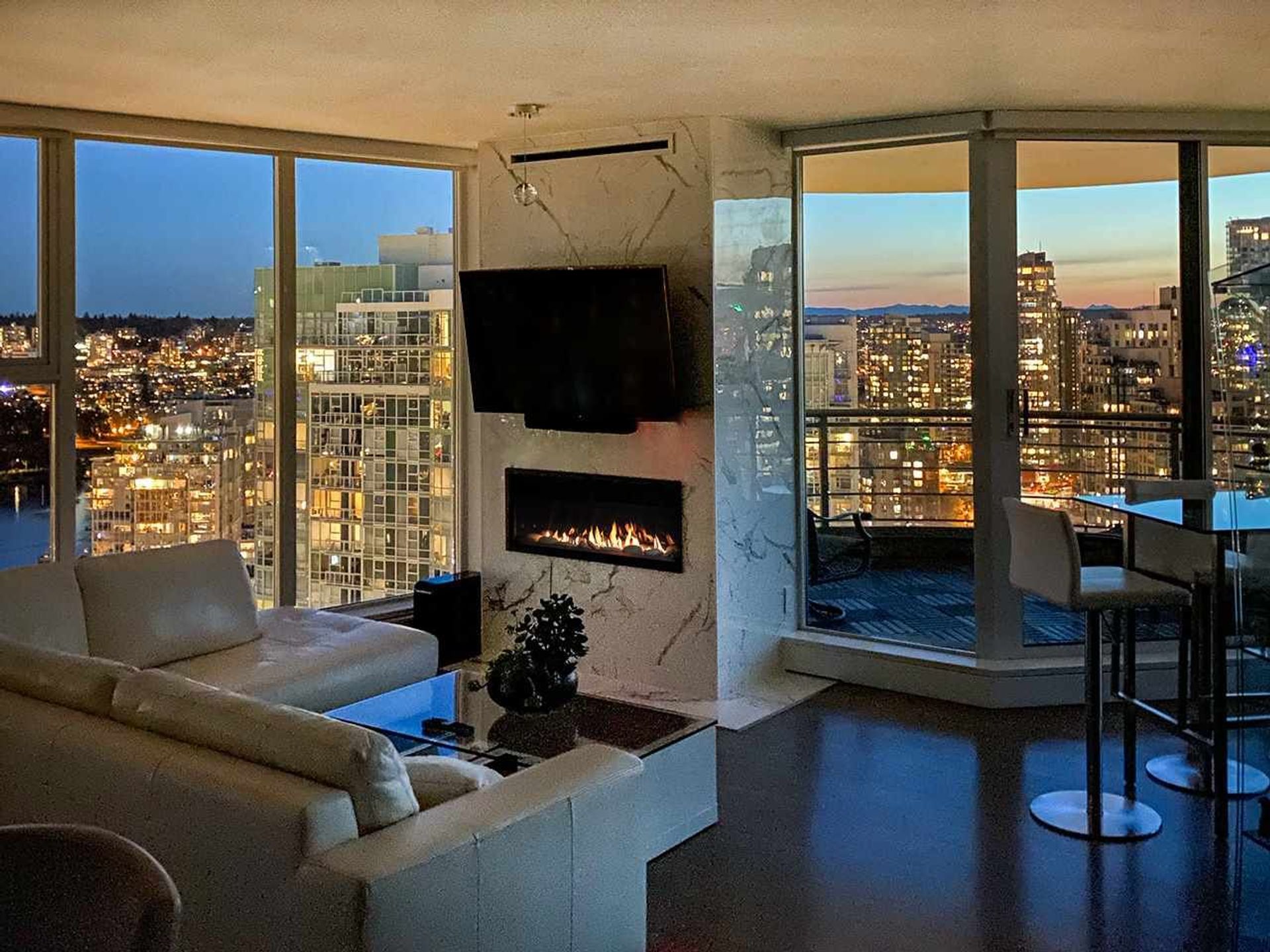 1009-expo-boulevard-yaletown-vancouver-west-38