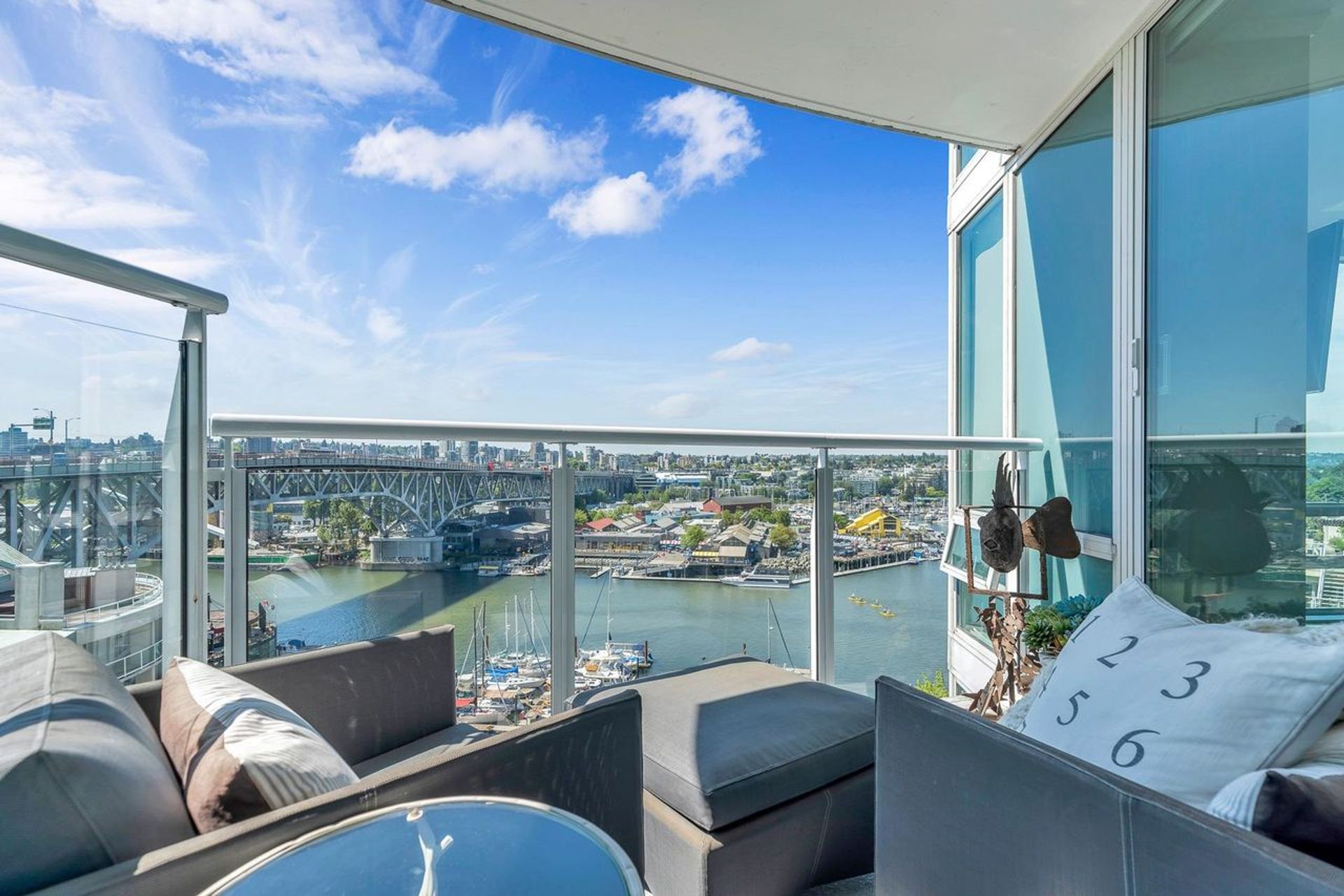 1501-howe-street-yaletown-vancouver-west-02