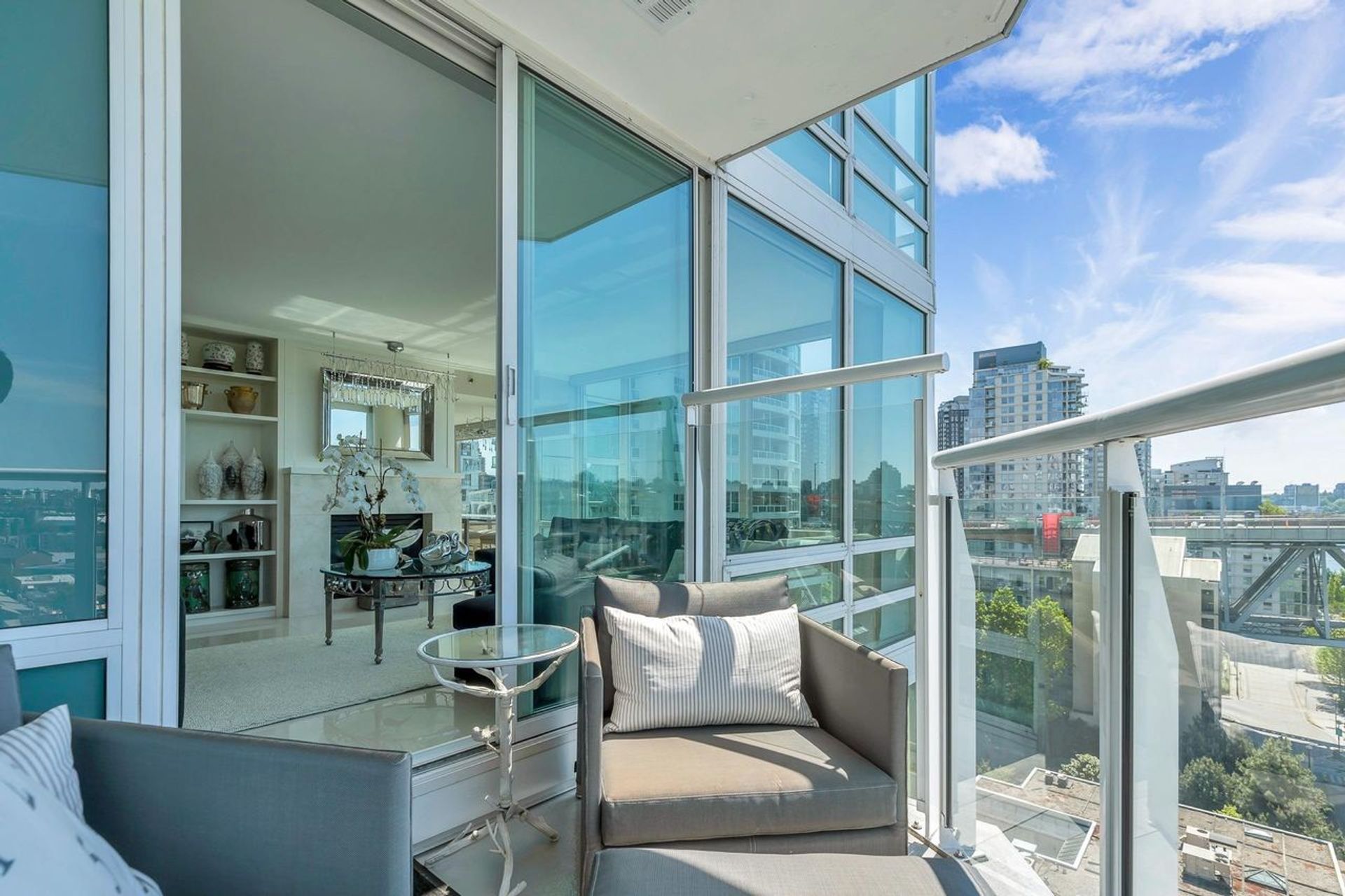 1501-howe-street-yaletown-vancouver-west-03