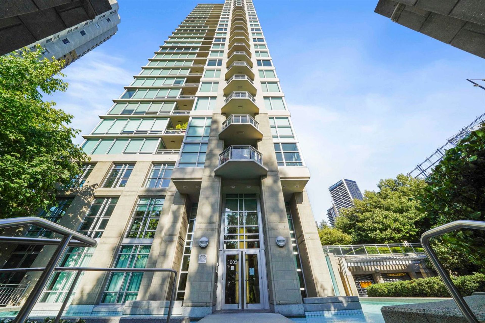 1005-beach-avenue-west-end-vw-vancouver-west-02