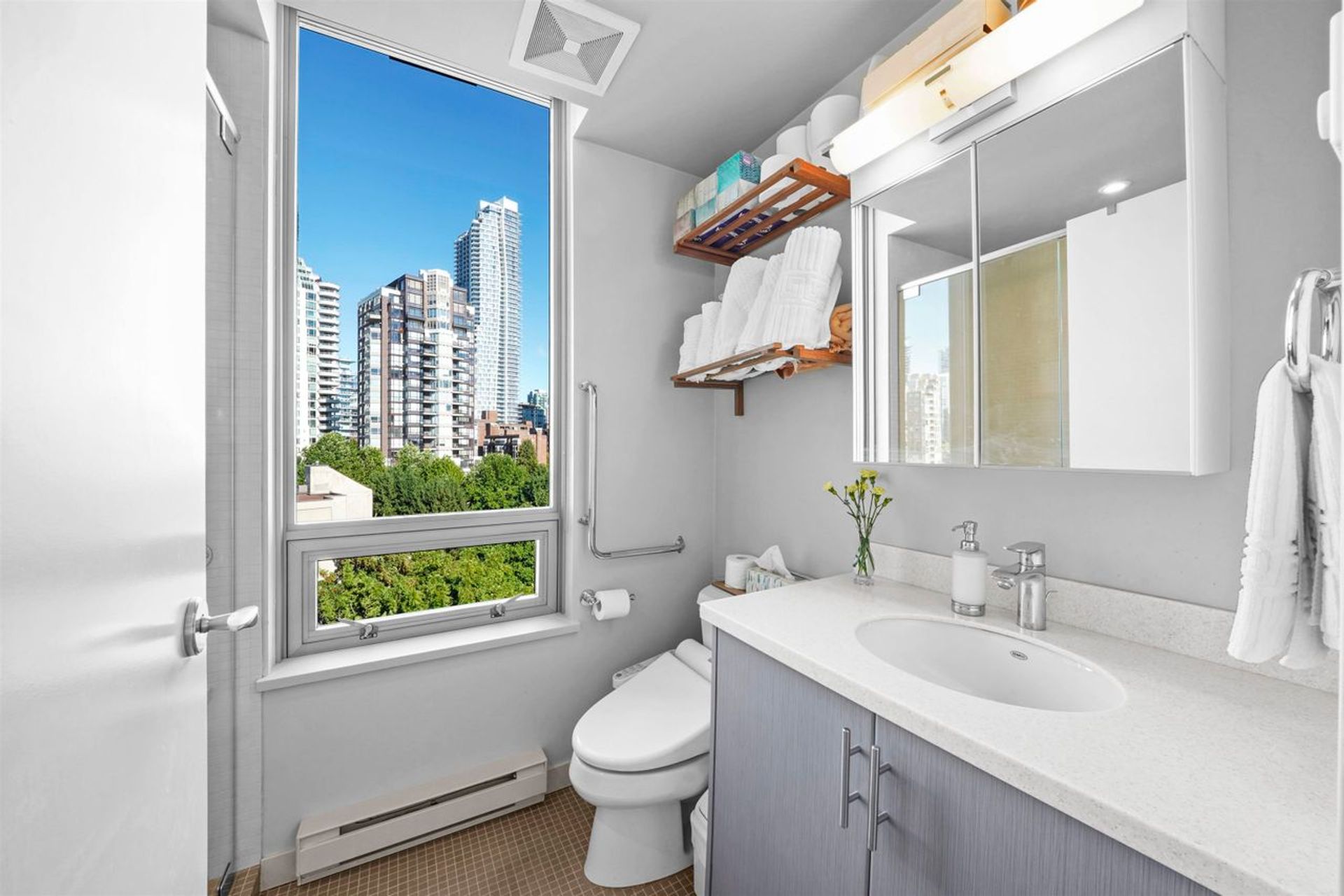 1005-beach-avenue-west-end-vw-vancouver-west-21